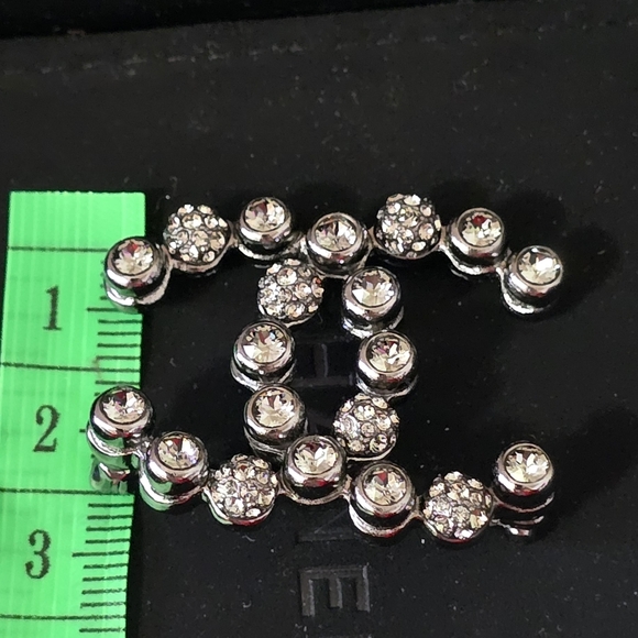 Chanel brooch - Picture 4 of 4